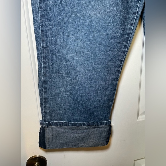 Gloria Vanderbilt Denim Capris Size 14 Cuffed Leg Vintage Embroidery Pockets - Picture 8 of 8